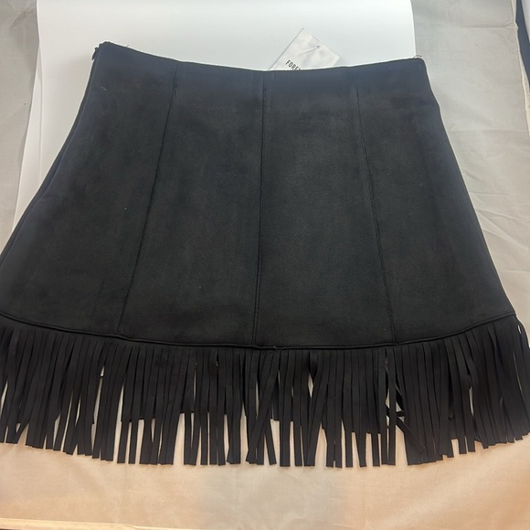 Forever 21 - black suede skirt with fringe! NWT! Size Small - Picture 2 of 2